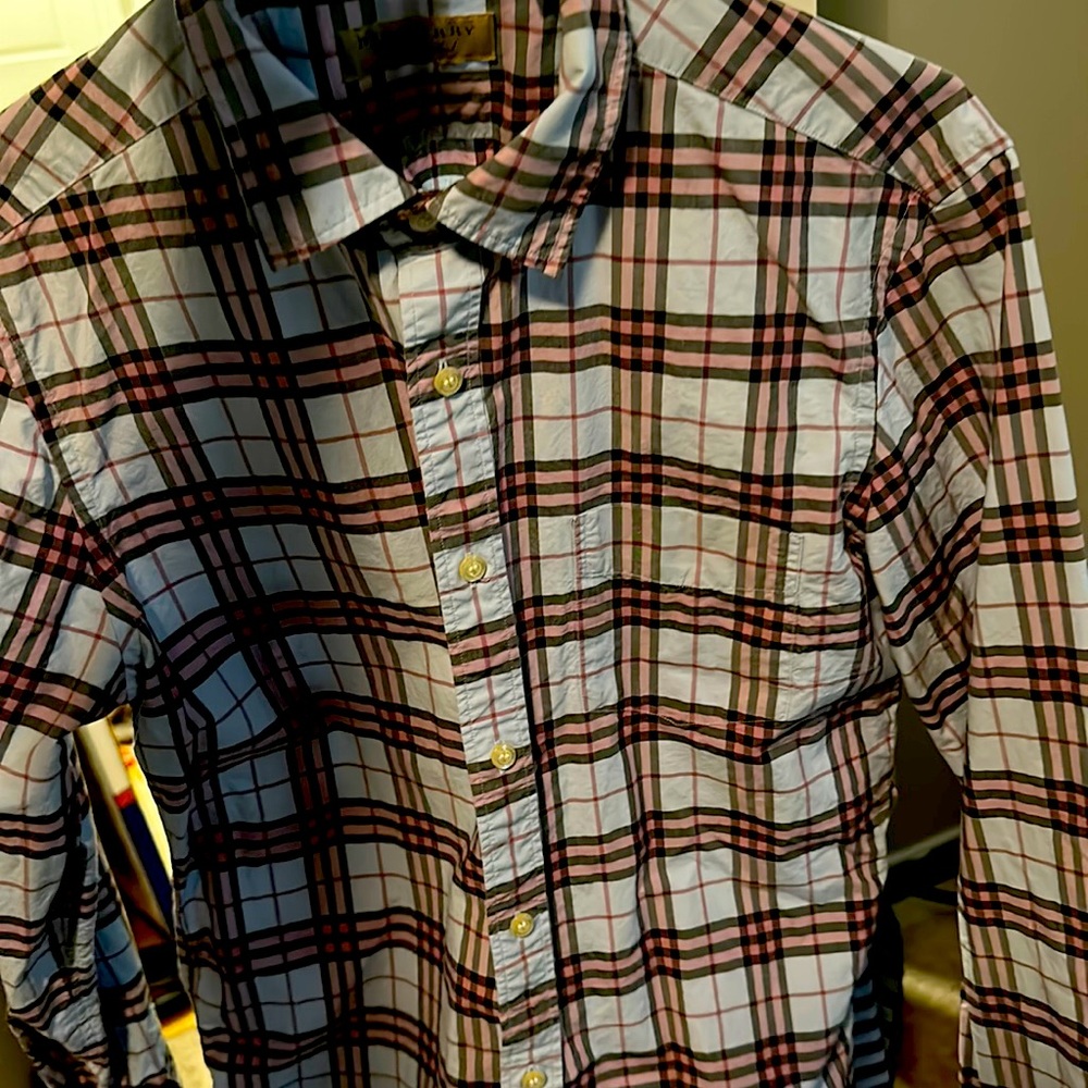 Perfect condition Burberry shirt fits like a small